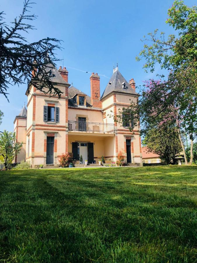 Chateau Segot Neuilly-le-Real Экстерьер фото